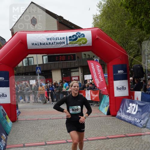 04.05.2025 - 8. Wedeler Halbmarathon Felixshl http://msf.ph/oto/7818252 04.05.2025 11:38:15 Ziel 816, 844, 920 meine-sportfotos.de