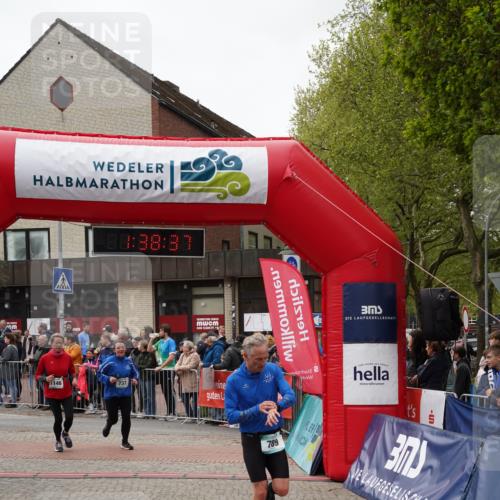 04.05.2025 - 8. Wedeler Halbmarathon Felixshl http://msf.ph/oto/7818292 04.05.2025 11:38:35 Ziel 737, 789, 1146 meine-sportfotos.de