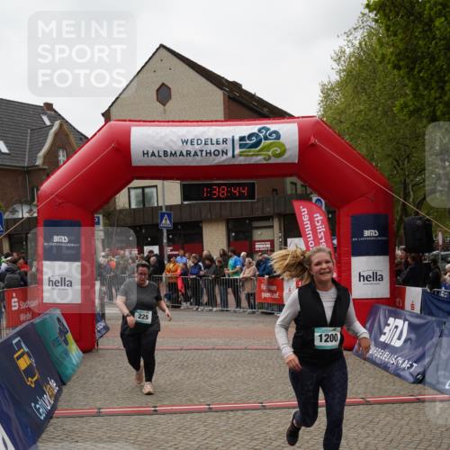 04.05.2025 - 8. Wedeler Halbmarathon Felixshl http://msf.ph/oto/7818308 04.05.2025 11:38:42 Ziel 225, 737, 1146, 1200 meine-sportfotos.de
