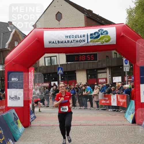 04.05.2025 - 8. Wedeler Halbmarathon Felixshl http://msf.ph/oto/7818322 04.05.2025 11:38:53 Ziel 669, 859 meine-sportfotos.de