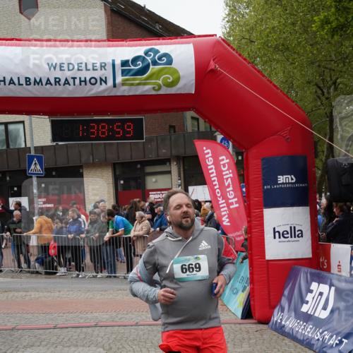 04.05.2025 - 8. Wedeler Halbmarathon Felixshl http://msf.ph/oto/7818334 04.05.2025 11:38:57 Ziel 669, 799, 859 meine-sportfotos.de
