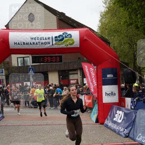04.05.2025 - 8. Wedeler Halbmarathon Felixshl http://msf.ph/oto/7818337 04.05.2025 11:39:01 Ziel 72, 170, 620, 669, 799 meine-sportfotos.de