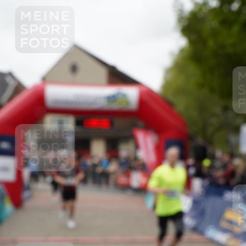 04.05.2025 - 8. Wedeler Halbmarathon Felixshl http://msf.ph/oto/7818344 04.05.2025 11:39:03 Ziel 72, 73, 170, 620, 799 meine-sportfotos.de