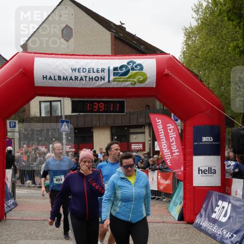 04.05.2025 - 8. Wedeler Halbmarathon Felixshl http://msf.ph/oto/7818356 04.05.2025 11:39:09 Ziel 72, 73, 170, 493, 496, 592, 835, 1047, 1049 meine-sportfotos.de