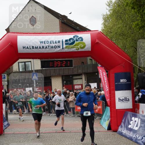 04.05.2025 - 8. Wedeler Halbmarathon Felixshl http://msf.ph/oto/7818368 04.05.2025 11:39:19 Ziel 89, 199, 495, 648, 886 meine-sportfotos.de