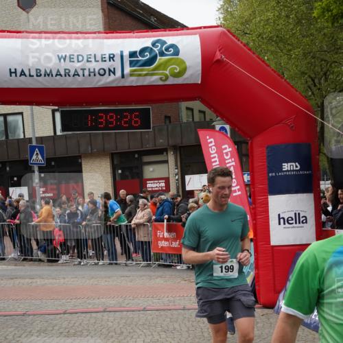 04.05.2025 - 8. Wedeler Halbmarathon Felixshl http://msf.ph/oto/7818380 04.05.2025 11:39:24 Ziel 89, 199, 495, 607, 886 meine-sportfotos.de
