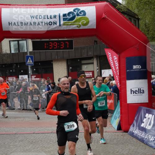 04.05.2025 - 8. Wedeler Halbmarathon Felixshl http://msf.ph/oto/7818387 04.05.2025 11:39:35 Ziel 299, 334, 406, 670, 848 meine-sportfotos.de