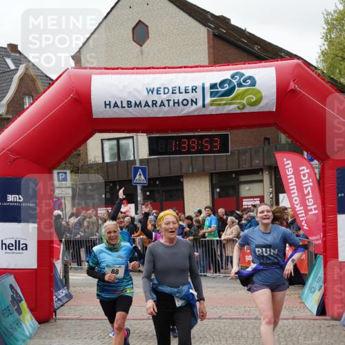 04.05.2025 - 8. Wedeler Halbmarathon Felixshl http://msf.ph/oto/7818400 04.05.2025 11:39:51 Ziel 88, 98, 152, 803, 880, 881, 1057 meine-sportfotos.de