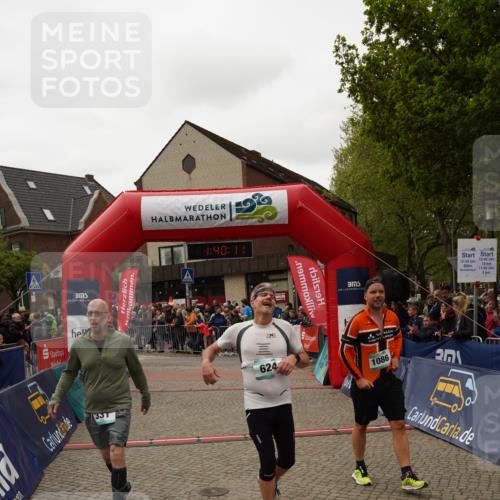 04.05.2025 - 8. Wedeler Halbmarathon Felixshl http://msf.ph/oto/7818431 04.05.2025 11:40:09 Ziel 69, 331, 624 meine-sportfotos.de