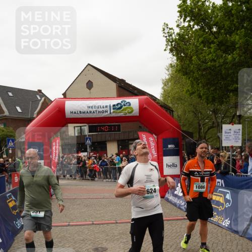 04.05.2025 - 8. Wedeler Halbmarathon Felixshl http://msf.ph/oto/7818433 04.05.2025 11:40:09 Ziel 69, 331, 624 meine-sportfotos.de