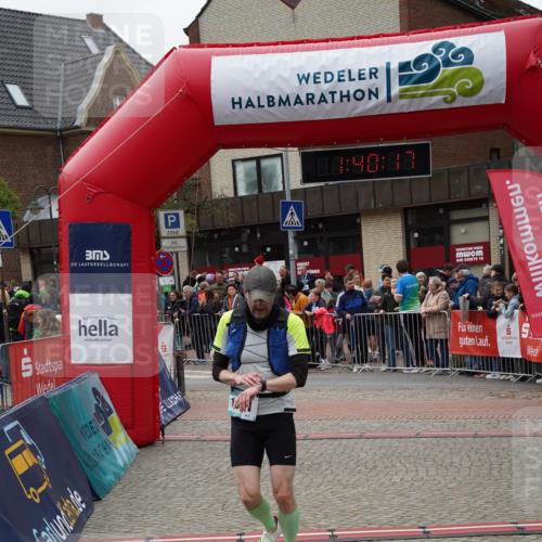 04.05.2025 - 8. Wedeler Halbmarathon Felixshl http://msf.ph/oto/7818443 04.05.2025 11:40:15 Ziel 69, 1001 meine-sportfotos.de