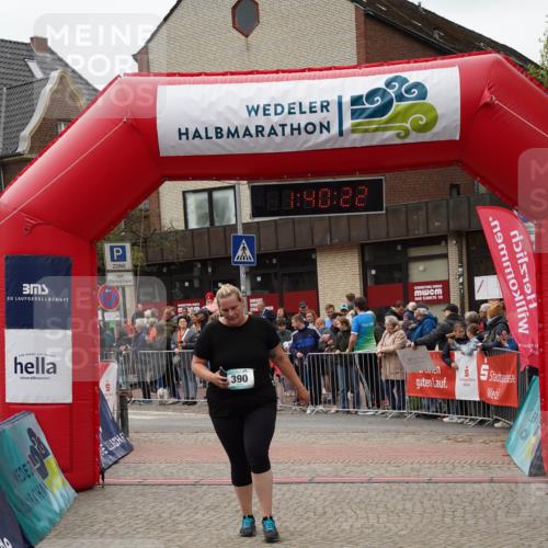 04.05.2025 - 8. Wedeler Halbmarathon Felixshl http://msf.ph/oto/7818454 04.05.2025 11:40:20 Ziel 390, 817 meine-sportfotos.de