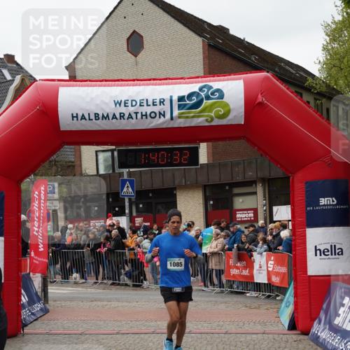 04.05.2025 - 8. Wedeler Halbmarathon Felixshl http://msf.ph/oto/7818463 04.05.2025 11:40:30 Ziel 975, 1009, 1065, 1085 meine-sportfotos.de