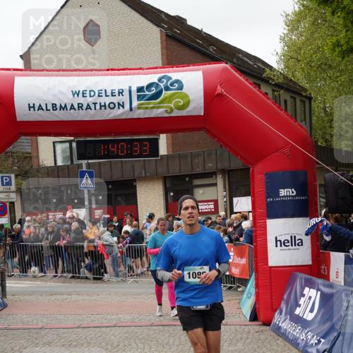 04.05.2025 - 8. Wedeler Halbmarathon Felixshl http://msf.ph/oto/7818469 04.05.2025 11:40:31 Ziel 975, 1009, 1065, 1085 meine-sportfotos.de