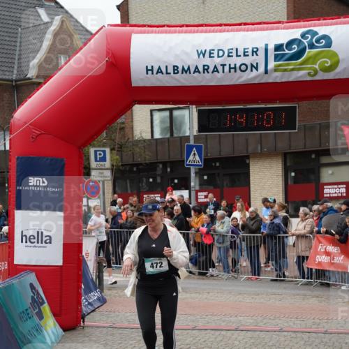 04.05.2025 - 8. Wedeler Halbmarathon Felixshl http://msf.ph/oto/7818500 04.05.2025 11:40:59 Ziel 472, 512, 953, 954 meine-sportfotos.de
