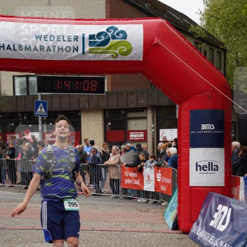 04.05.2025 - 8. Wedeler Halbmarathon Felixshl http://msf.ph/oto/7818520 04.05.2025 11:41:06 Ziel 395, 512, 953, 954, 1138 meine-sportfotos.de