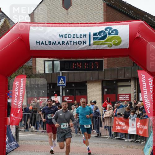 04.05.2025 - 8. Wedeler Halbmarathon Felixshl http://msf.ph/oto/7818521 04.05.2025 11:41:15 Ziel 132, 314, 950 meine-sportfotos.de