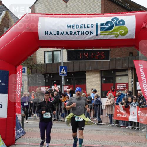 04.05.2025 - 8. Wedeler Halbmarathon Felixshl http://msf.ph/oto/7818532 04.05.2025 11:41:23 Ziel 527, 864, 870, 871, 1171 meine-sportfotos.de