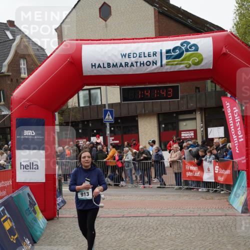 04.05.2025 - 8. Wedeler Halbmarathon Felixshl http://msf.ph/oto/7818555 04.05.2025 11:41:41 Ziel 913 meine-sportfotos.de