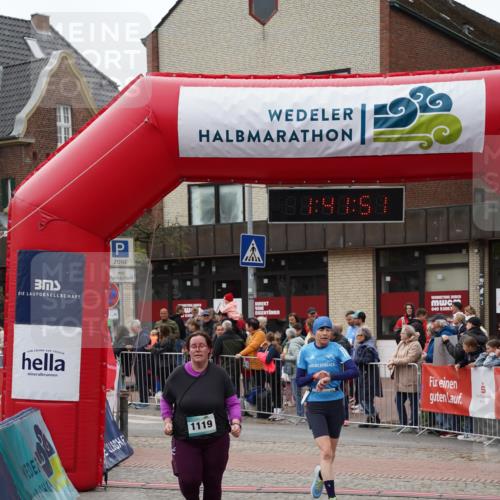 04.05.2025 - 8. Wedeler Halbmarathon Felixshl http://msf.ph/oto/7818563 04.05.2025 11:41:49 Ziel 8, 706, 1119 meine-sportfotos.de