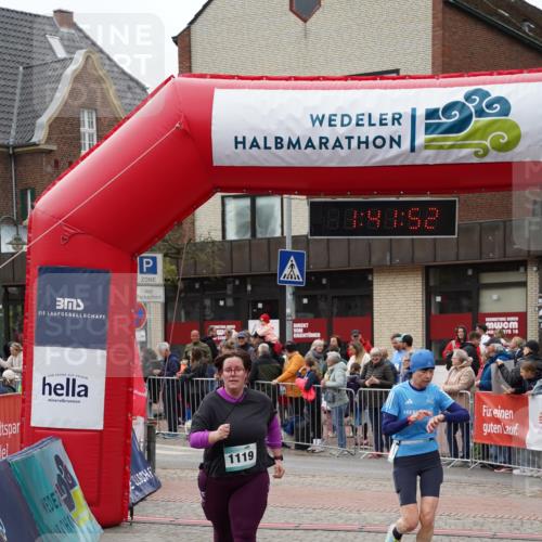 04.05.2025 - 8. Wedeler Halbmarathon Felixshl http://msf.ph/oto/7818566 04.05.2025 11:41:50 Ziel 8, 706, 1119 meine-sportfotos.de