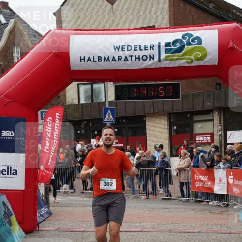 04.05.2025 - 8. Wedeler Halbmarathon Felixshl http://msf.ph/oto/7818574 04.05.2025 11:41:55 Ziel 8, 302, 680 meine-sportfotos.de