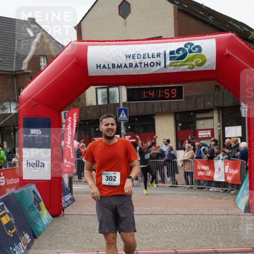 04.05.2025 - 8. Wedeler Halbmarathon Felixshl http://msf.ph/oto/7818579 04.05.2025 11:41:57 Ziel 302, 680, 681, 1051, 1142 meine-sportfotos.de