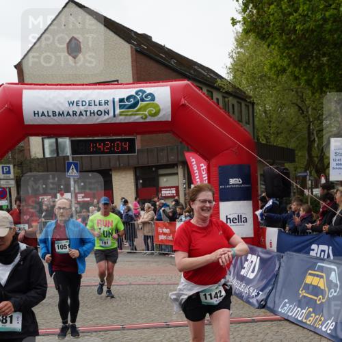 04.05.2025 - 8. Wedeler Halbmarathon Felixshl http://msf.ph/oto/7818592 04.05.2025 11:42:02 Ziel 191, 365, 389, 680, 681, 1051, 1142 meine-sportfotos.de