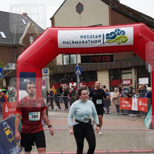 04.05.2025 - 8. Wedeler Halbmarathon Felixshl http://msf.ph/oto/7818603 04.05.2025 11:42:06 Ziel 116, 191, 267, 365, 389, 1051, 1142 meine-sportfotos.de