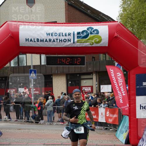 04.05.2025 - 8. Wedeler Halbmarathon Felixshl http://msf.ph/oto/7818609 04.05.2025 11:42:10 Ziel 116, 267 meine-sportfotos.de