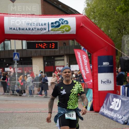04.05.2025 - 8. Wedeler Halbmarathon Felixshl http://msf.ph/oto/7818614 04.05.2025 11:42:11 Ziel 116, 267 meine-sportfotos.de