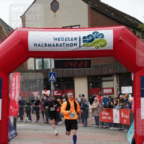 04.05.2025 - 8. Wedeler Halbmarathon Felixshl http://msf.ph/oto/7818617 04.05.2025 11:42:21 Ziel 156, 157, 258, 1150 meine-sportfotos.de