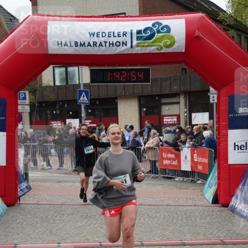 04.05.2025 - 8. Wedeler Halbmarathon Felixshl http://msf.ph/oto/7818660 04.05.2025 11:42:51 Ziel 991, 1014 meine-sportfotos.de