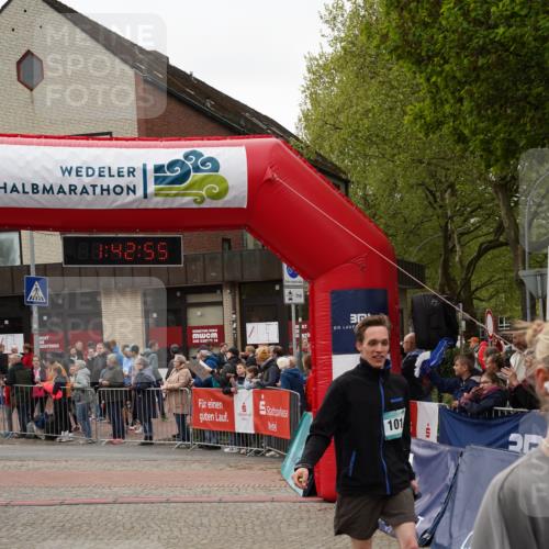 04.05.2025 - 8. Wedeler Halbmarathon Felixshl http://msf.ph/oto/7818664 04.05.2025 11:42:53 Ziel 991, 1014 meine-sportfotos.de
