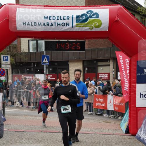 04.05.2025 - 8. Wedeler Halbmarathon Felixshl http://msf.ph/oto/7818698 04.05.2025 11:43:23 Ziel 14, 1066, 1067, 1102 meine-sportfotos.de