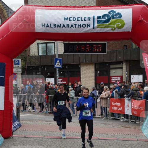 04.05.2025 - 8. Wedeler Halbmarathon Felixshl http://msf.ph/oto/7818709 04.05.2025 11:43:28 Ziel 14, 210, 298, 1066 meine-sportfotos.de