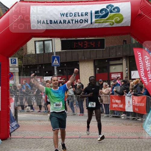 04.05.2025 - 8. Wedeler Halbmarathon Felixshl http://msf.ph/oto/7818728 04.05.2025 11:43:39 Ziel 175, 555, 882 meine-sportfotos.de