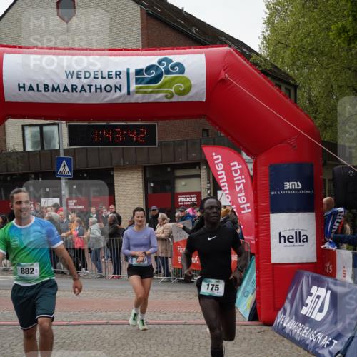 04.05.2025 - 8. Wedeler Halbmarathon Felixshl http://msf.ph/oto/7818732 04.05.2025 11:43:40 Ziel 175, 555, 882 meine-sportfotos.de