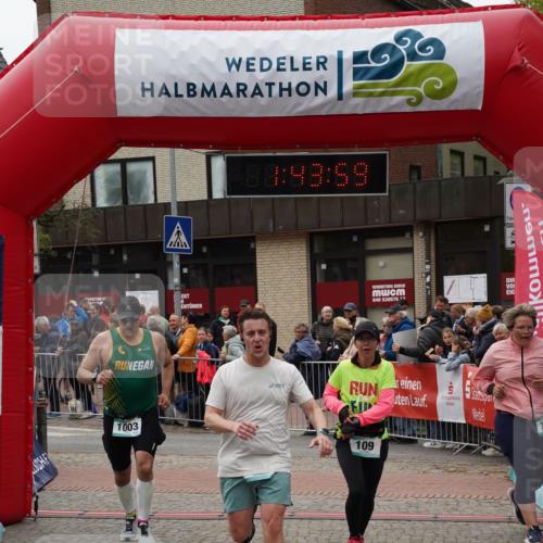 04.05.2025 - 8. Wedeler Halbmarathon Felixshl http://msf.ph/oto/7818764 04.05.2025 11:43:57 Ziel 10, 109, 264, 587, 665, 667, 1003, 1106 meine-sportfotos.de