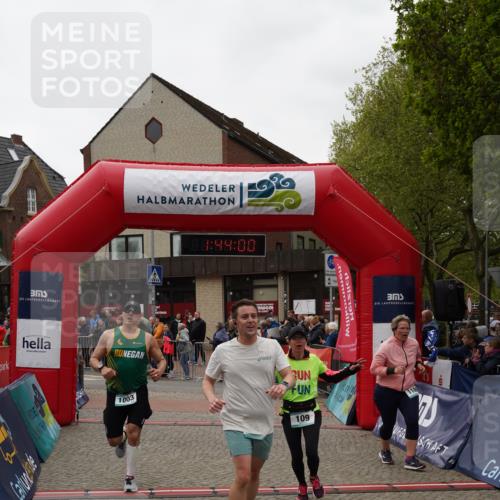 04.05.2025 - 8. Wedeler Halbmarathon Felixshl http://msf.ph/oto/7818767 04.05.2025 11:43:58 Ziel 10, 109, 264, 587, 665, 667, 1003, 1106 meine-sportfotos.de