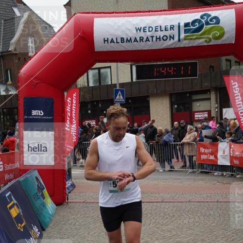 04.05.2025 - 8. Wedeler Halbmarathon Felixshl http://msf.ph/oto/7818787 04.05.2025 11:44:09 Ziel 455, 558, 914 meine-sportfotos.de