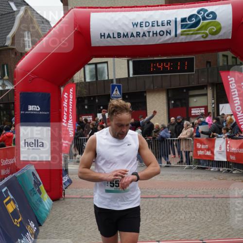 04.05.2025 - 8. Wedeler Halbmarathon Felixshl http://msf.ph/oto/7818788 04.05.2025 11:44:09 Ziel 455, 558, 914 meine-sportfotos.de