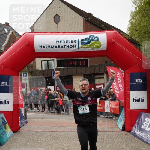 04.05.2025 - 8. Wedeler Halbmarathon Felixshl http://msf.ph/oto/7818792 04.05.2025 11:44:11 Ziel 558, 914 meine-sportfotos.de