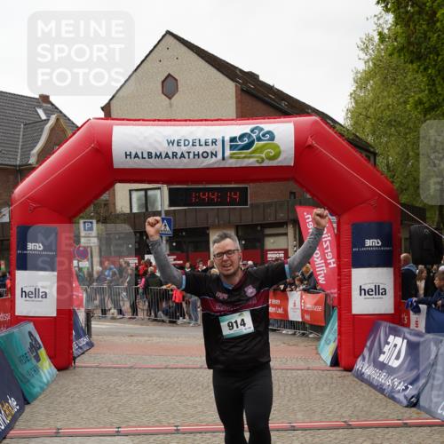 04.05.2025 - 8. Wedeler Halbmarathon Felixshl http://msf.ph/oto/7818794 04.05.2025 11:44:12 Ziel 558, 914 meine-sportfotos.de