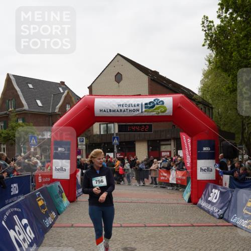04.05.2025 - 8. Wedeler Halbmarathon Felixshl http://msf.ph/oto/7818801 04.05.2025 11:44:20 Ziel 2, 22, 756 meine-sportfotos.de