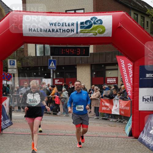 04.05.2025 - 8. Wedeler Halbmarathon Felixshl http://msf.ph/oto/7818805 04.05.2025 11:44:29 Ziel 399, 425 meine-sportfotos.de
