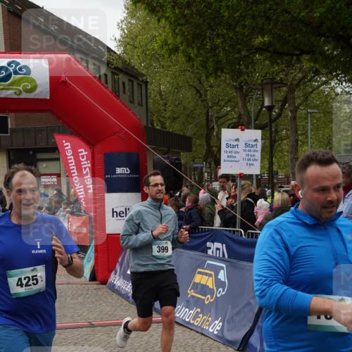 04.05.2025 - 8. Wedeler Halbmarathon Felixshl http://msf.ph/oto/7818815 04.05.2025 11:44:33 Ziel 399, 425 meine-sportfotos.de