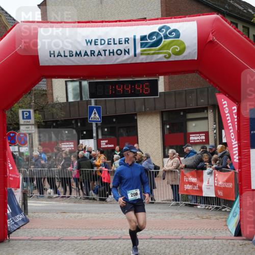 04.05.2025 - 8. Wedeler Halbmarathon Felixshl http://msf.ph/oto/7818828 04.05.2025 11:44:44 Ziel 209 meine-sportfotos.de
