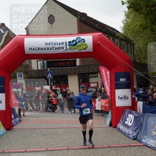04.05.2025 - 8. Wedeler Halbmarathon Felixshl http://msf.ph/oto/7818830 04.05.2025 11:44:45 Ziel 39, 209 meine-sportfotos.de