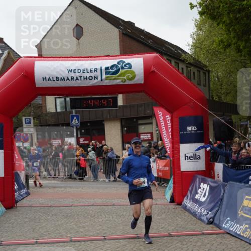 04.05.2025 - 8. Wedeler Halbmarathon Felixshl http://msf.ph/oto/7818831 04.05.2025 11:44:45 Ziel 39, 209 meine-sportfotos.de